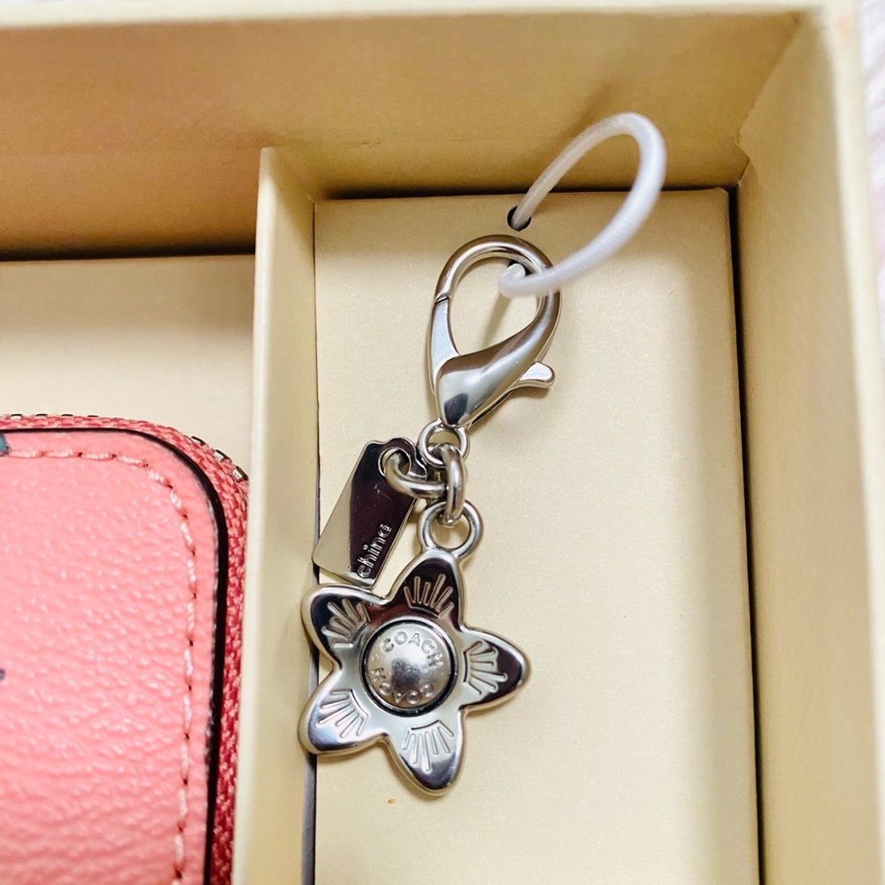 COACH Mini Silver Flower Metal Handbag Charm or Zipper Pull Key Chain NWOT